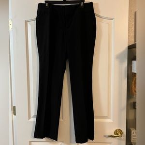 Ladies Nine West Mid Rise Size 8 dress pants
